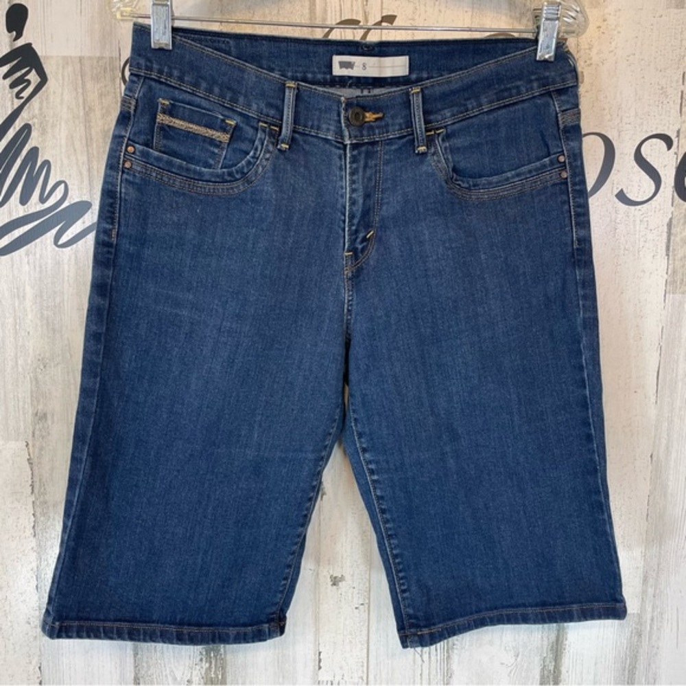 Levi’s Women’s Medium‎ Wash Mid Rise Bermuda Denim Blue Jean Shorts Size 8